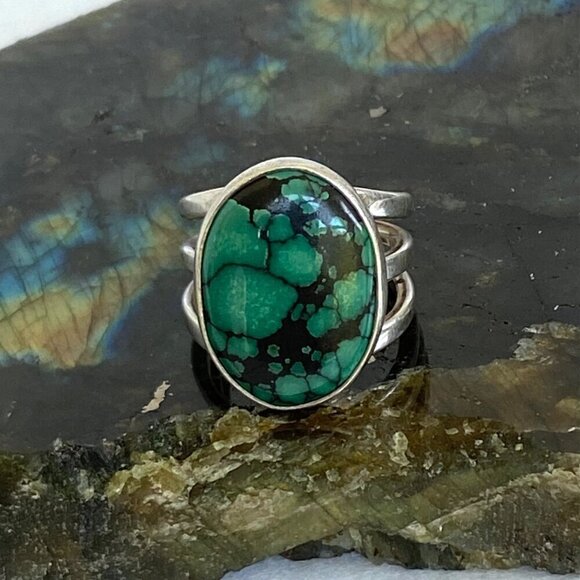 VTG Sterling Silver Southwest Style Oval Bezel Set Turquoise Triple Shank Ring - Picture 2 of 16
